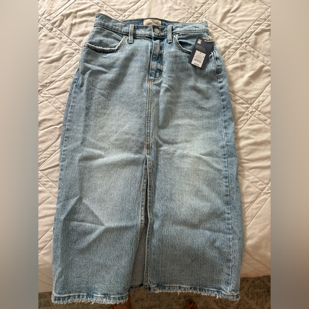 University Thread Denim Skirt NWT size 0